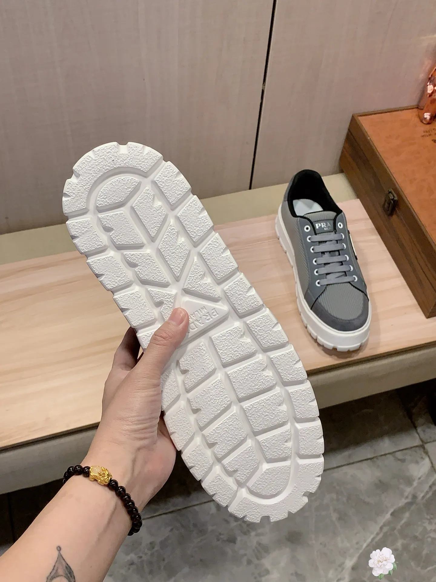 Men's Men's Shoes💰442💰💰🎩🎩[Lightning][Lightning] "PRADA*" The latest and most popular casual shoes, top brand [seduce] luxury ~ purchasing agency, top quality ~. [Strong] The upper is made of imported breathable and polished cowhide material ➕ Breathable sheepskin feet (•) with fine workmanship. Original stylish and stylish soft rubber wear-resistant and non-slip outsole, light and comfortable on the feet, the real thing looks better when photographed, 305: code: 38-44, 3️⃣ colors selected